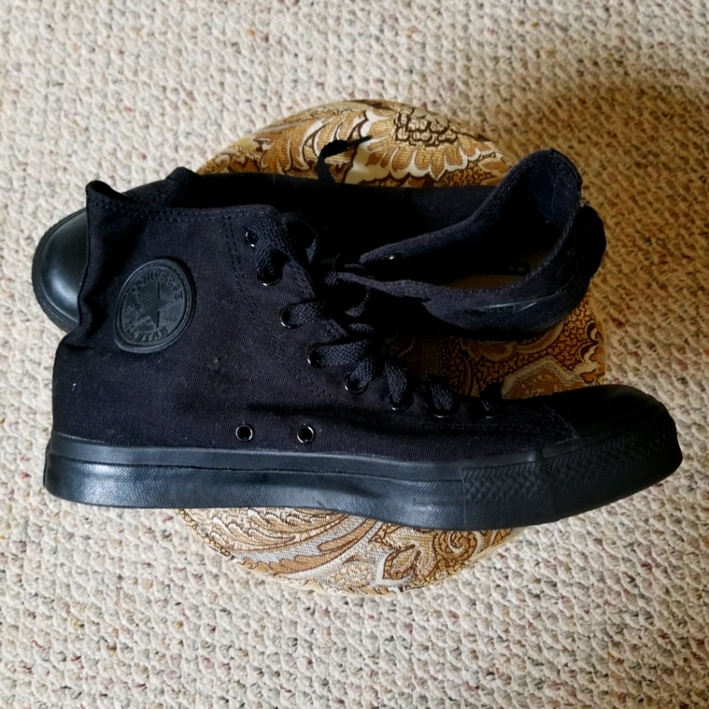 Converse Chuck Taylors All Stars size 10
